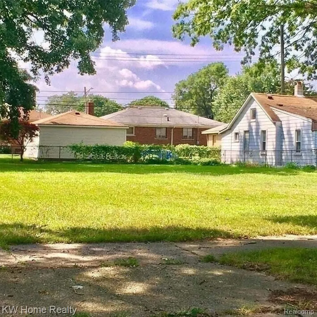 7246 Henry Center Line City MI 48015
