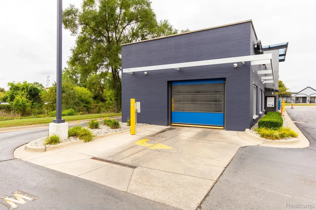 31785 Van Dyke Avenue Warren City MI 48093