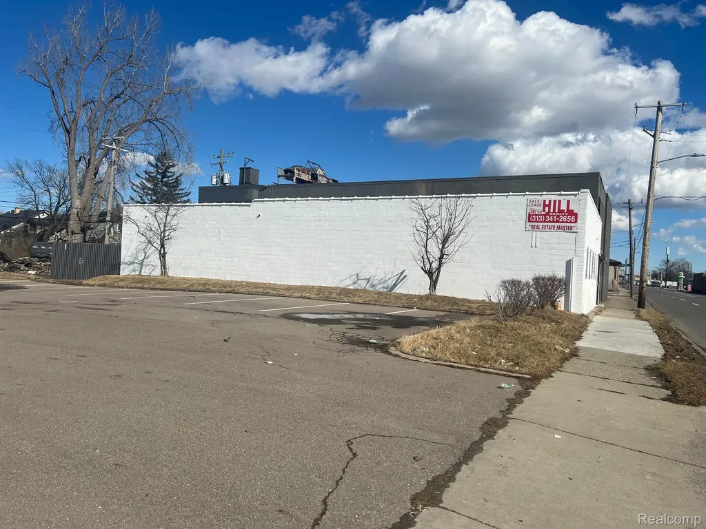 521 E 7 Mile Road Detroit City MI 48203