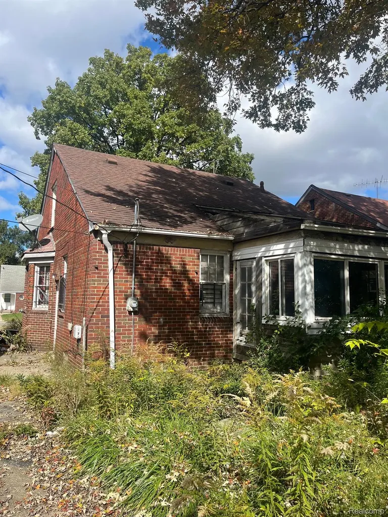 11774 College Street Detroit City MI 48205