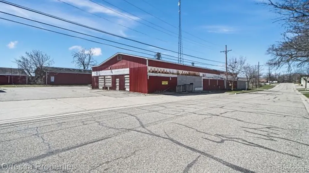 265 Howard Street Lapeer City MI 48446