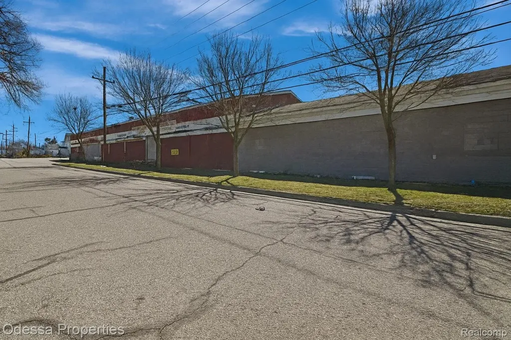 265 Howard Street Lapeer City MI 48446
