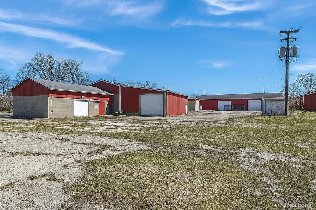 265 Howard Street Lapeer City MI 48446