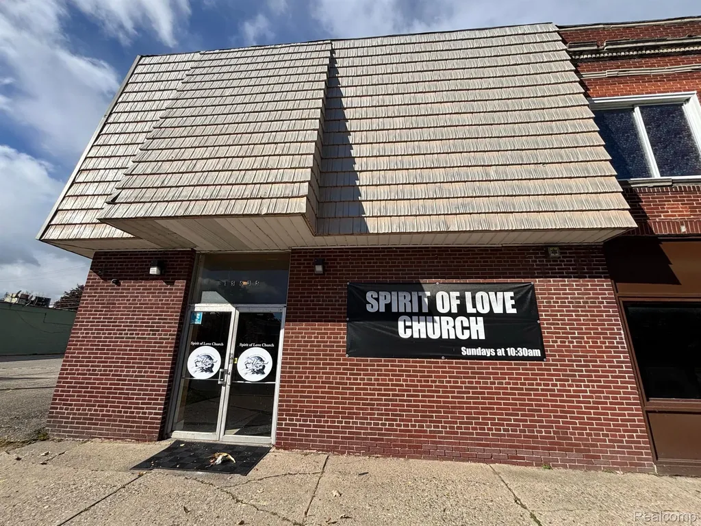 15635 Mack Avenue Detroit City MI 48224