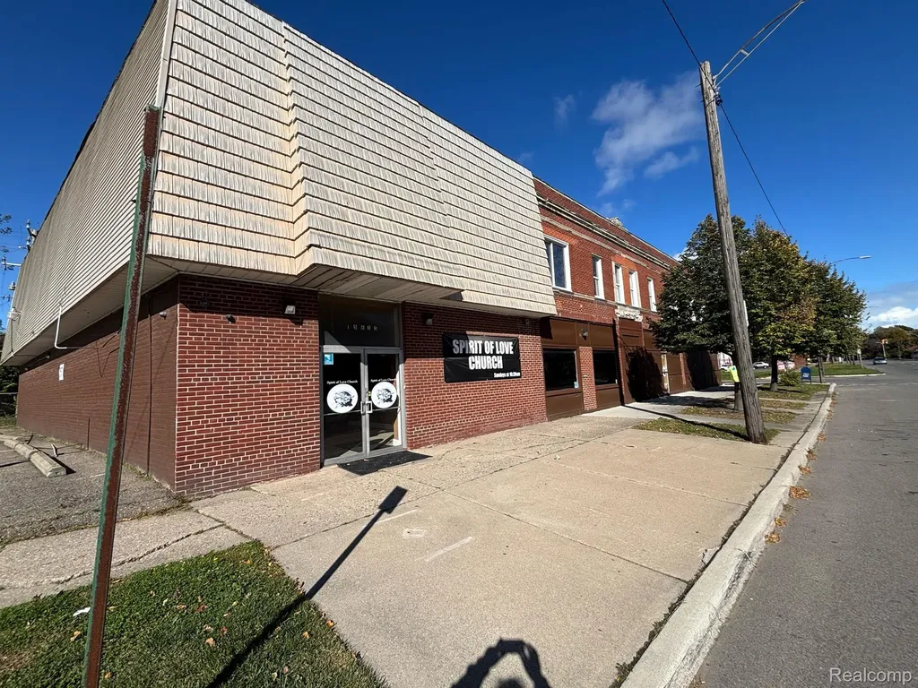 15635 Mack Avenue Detroit City MI 48224