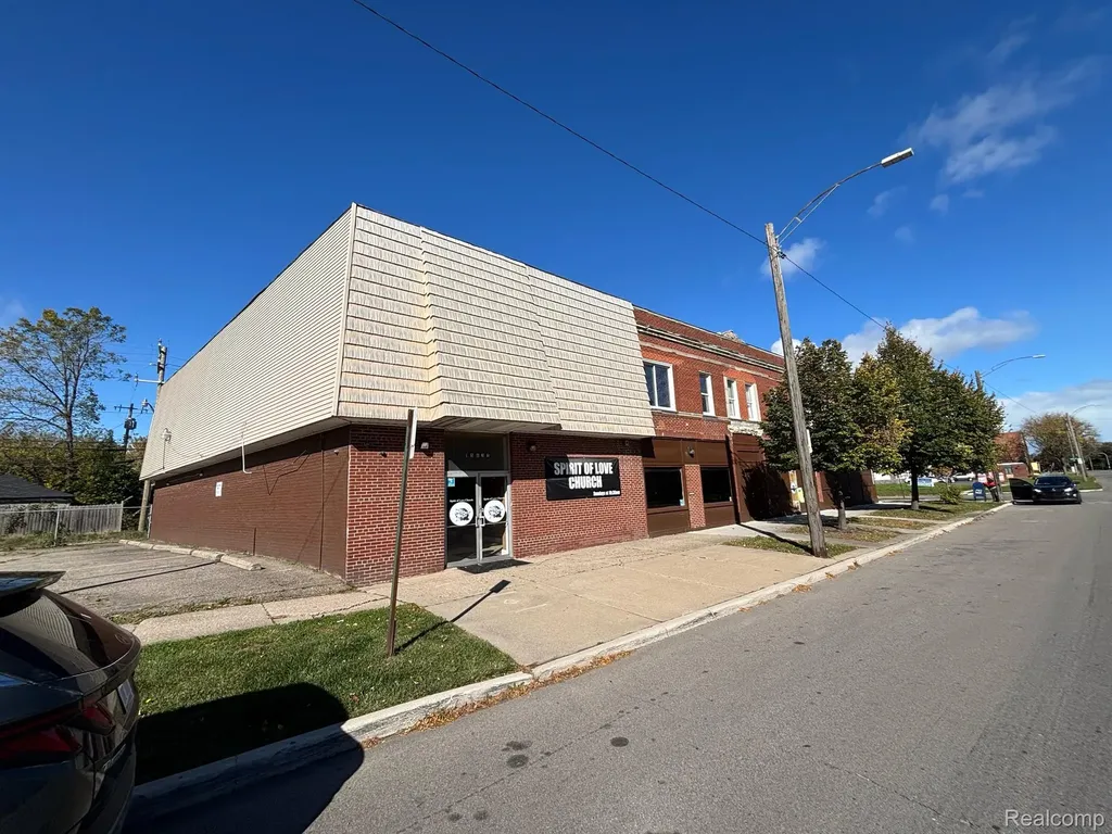 15635 Mack Avenue Detroit City MI 48224