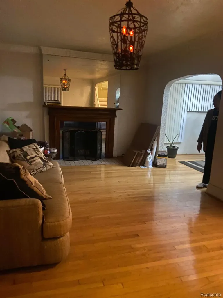 18961 Santa Barbara Drive Detroit City MI 48221