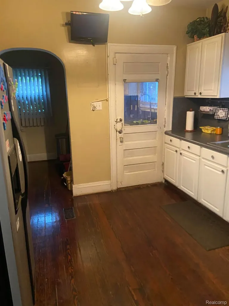18961 Santa Barbara Drive Detroit City MI 48221