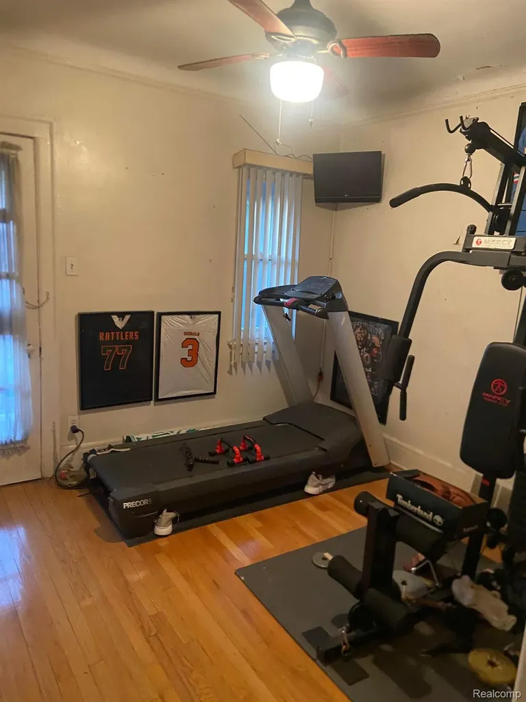 18961 Santa Barbara Drive Detroit City MI 48221
