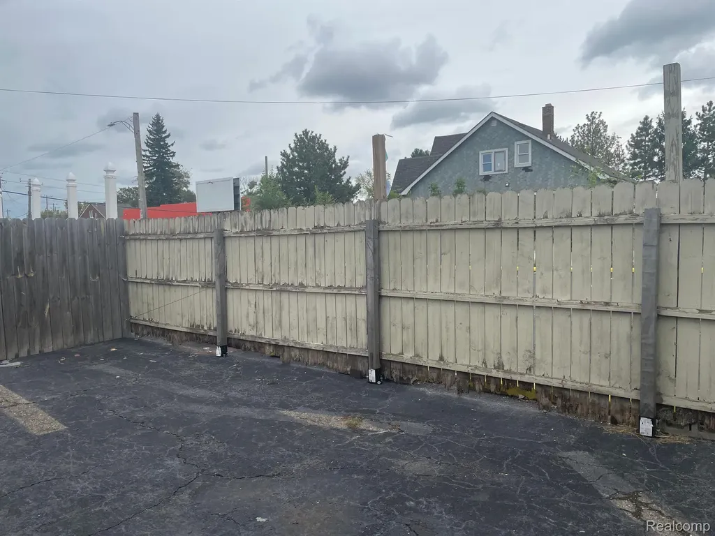 13837 Conant Street Detroit City MI 48212