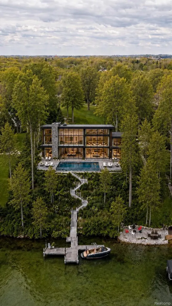940 Lake Angelus Shores Lake Angelus City MI 48326