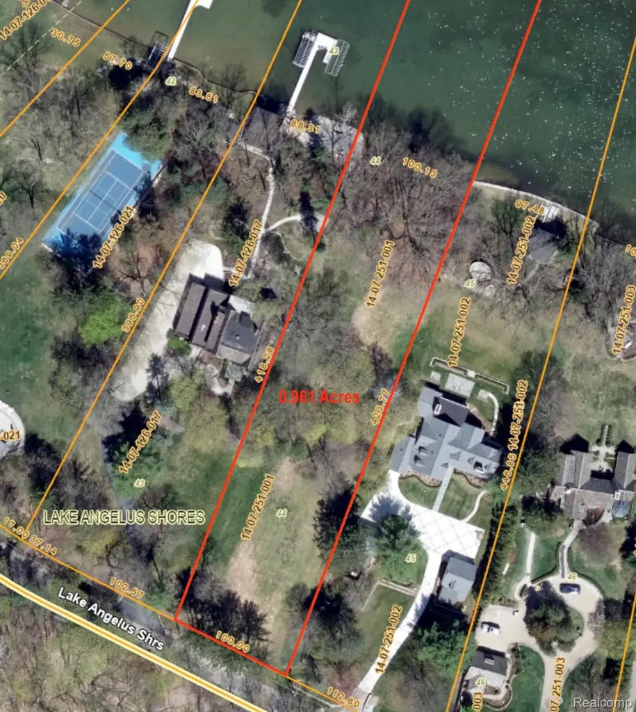 940 Lake Angelus Shores Lake Angelus City MI 48326