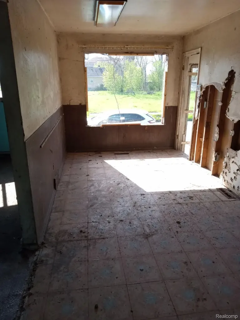 12326 Garnet Street Detroit City MI 48205