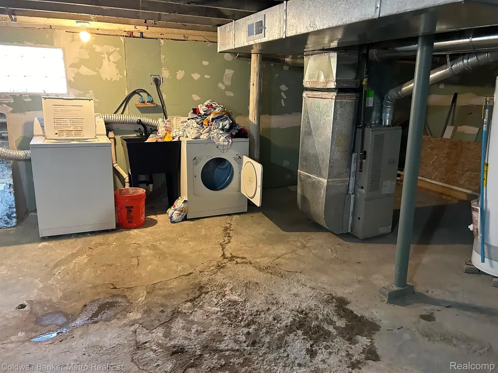 130 Baldwin Avenue Pontiac City MI 48342