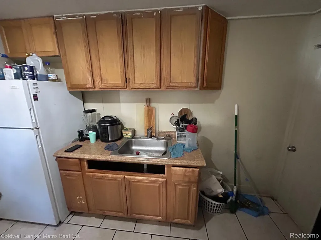 130 Baldwin Avenue Pontiac City MI 48342