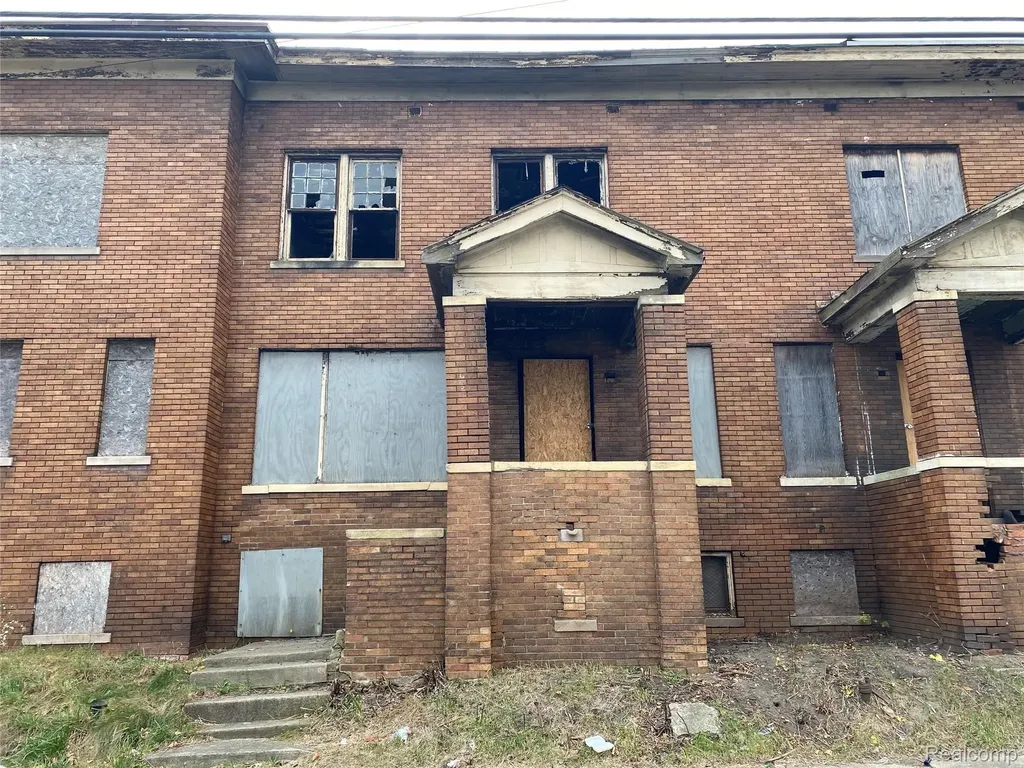 6834 Charlevoix Street Detroit City MI 48207