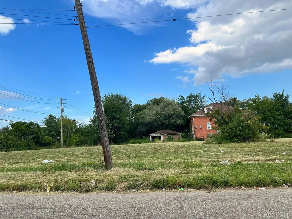 2229 W Grand Boulevard Detroit City MI 48208