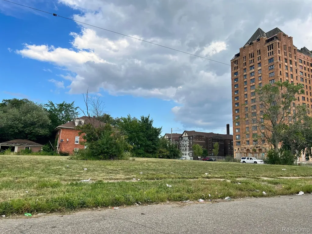 2229 W Grand Boulevard Detroit City MI 48208