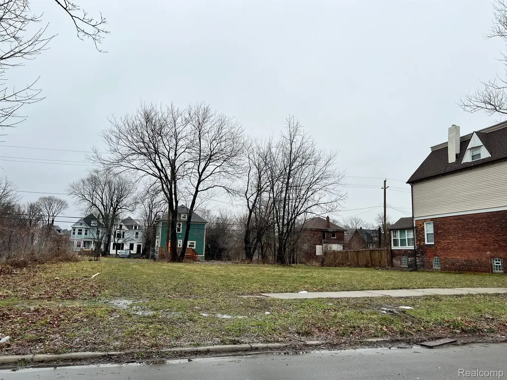 2480 Sheridan Street Detroit City MI 48214
