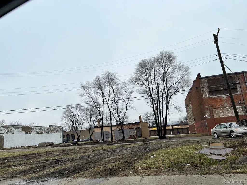 9650 W Jeffries Freeway Detroit City MI 48204