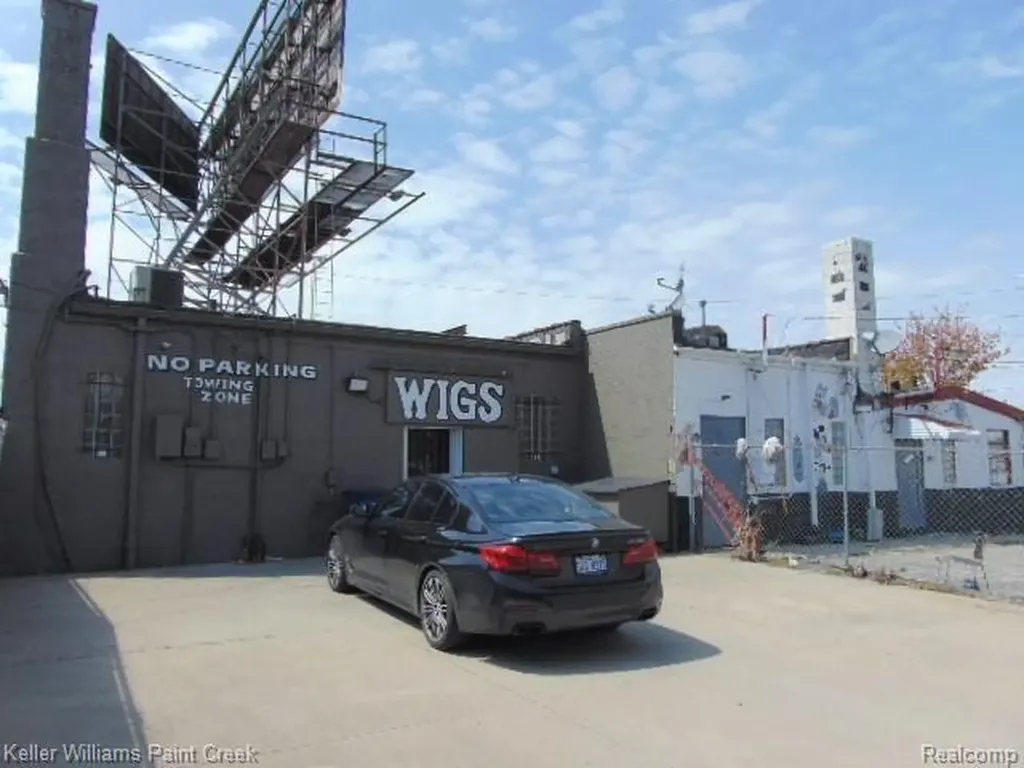 15390 Gratiot Avenue Detroit City MI 48205