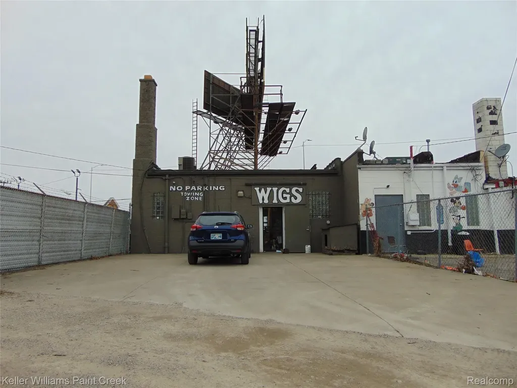 15390 Gratiot Avenue Detroit City MI 48205