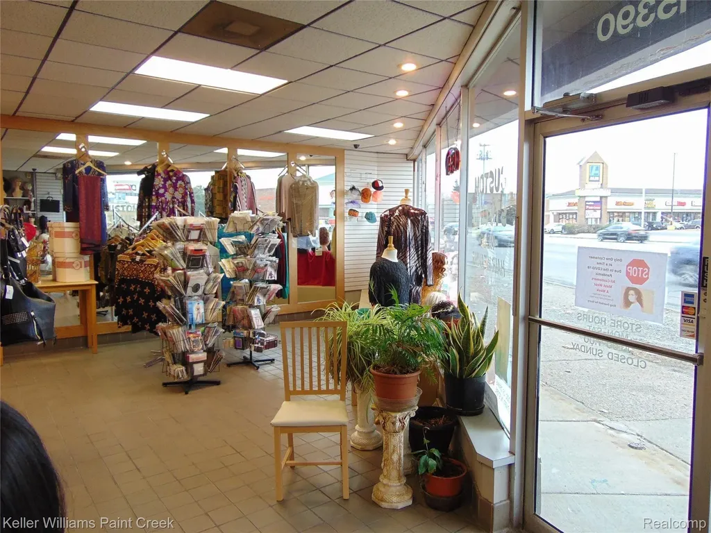 15390 Gratiot Avenue Detroit City MI 48205