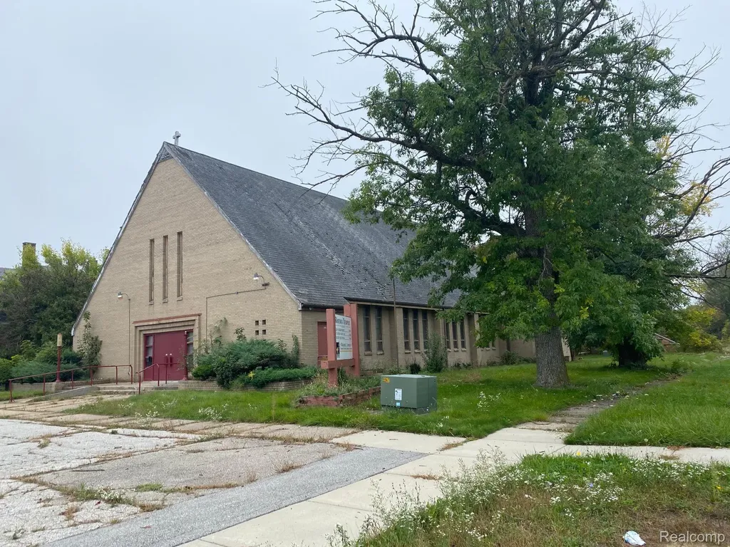 1421 Veterans Memorial Parkway Saginaw City MI 48601
