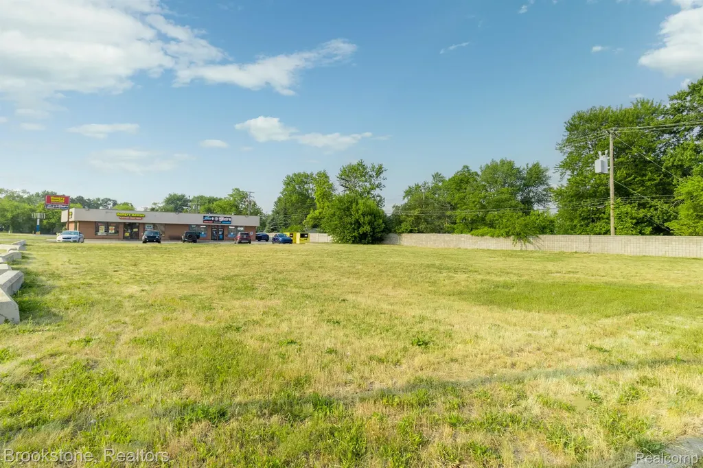 29030 Utica Road Roseville City MI 48066