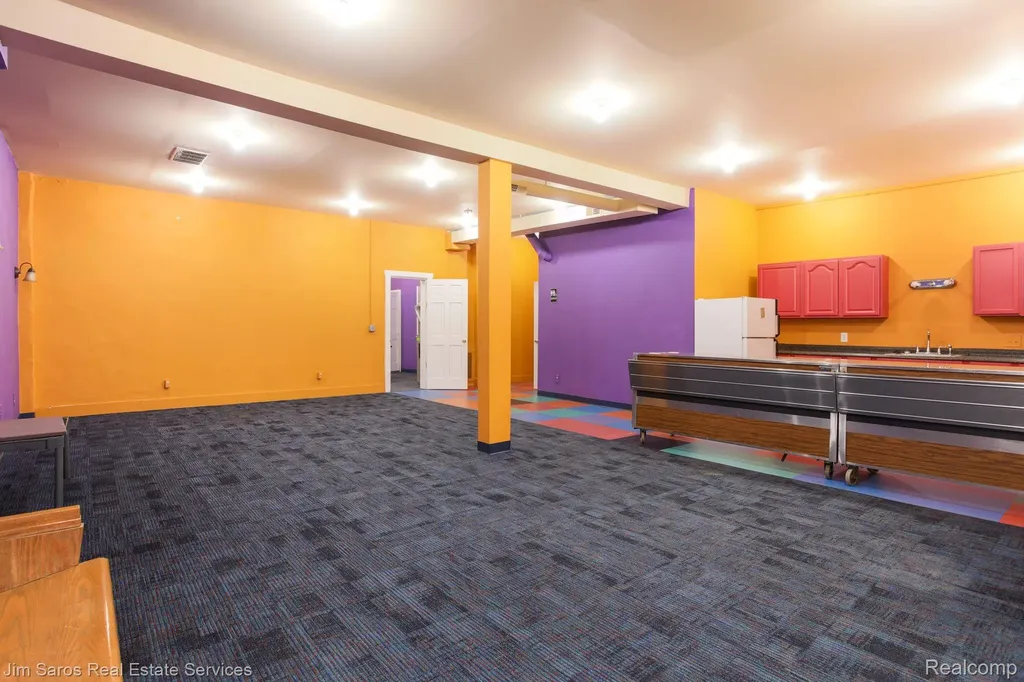 14105 Kercheval Street Detroit City MI 48215