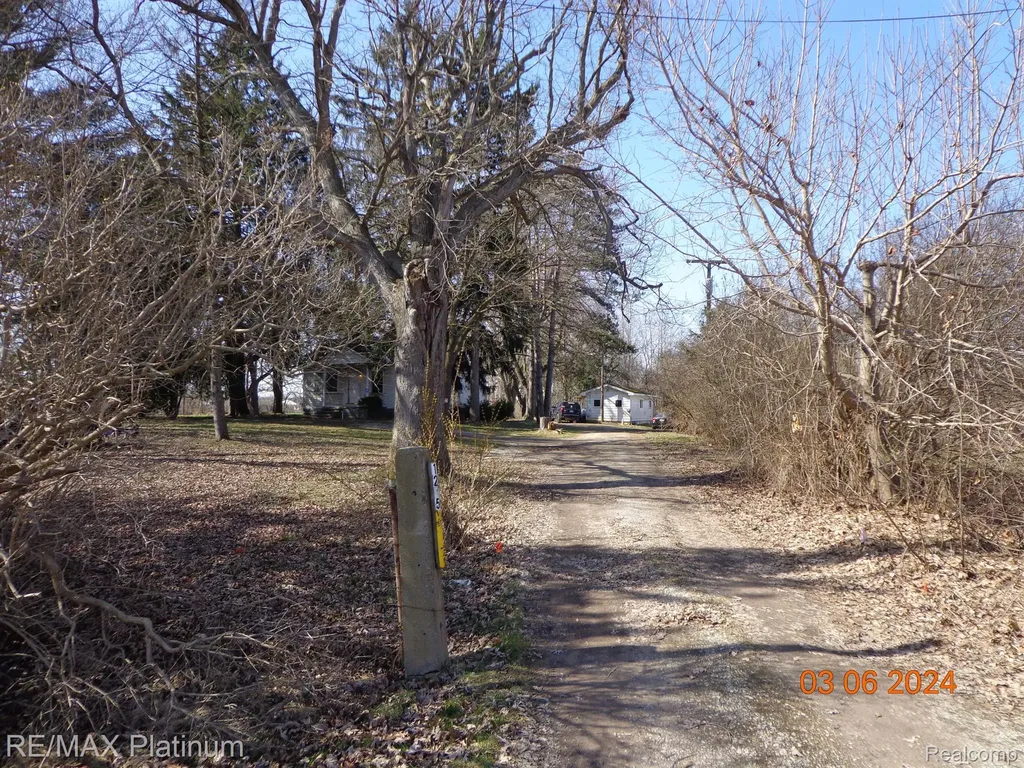1285 N Old Us 23 Hartland Township MI 48843