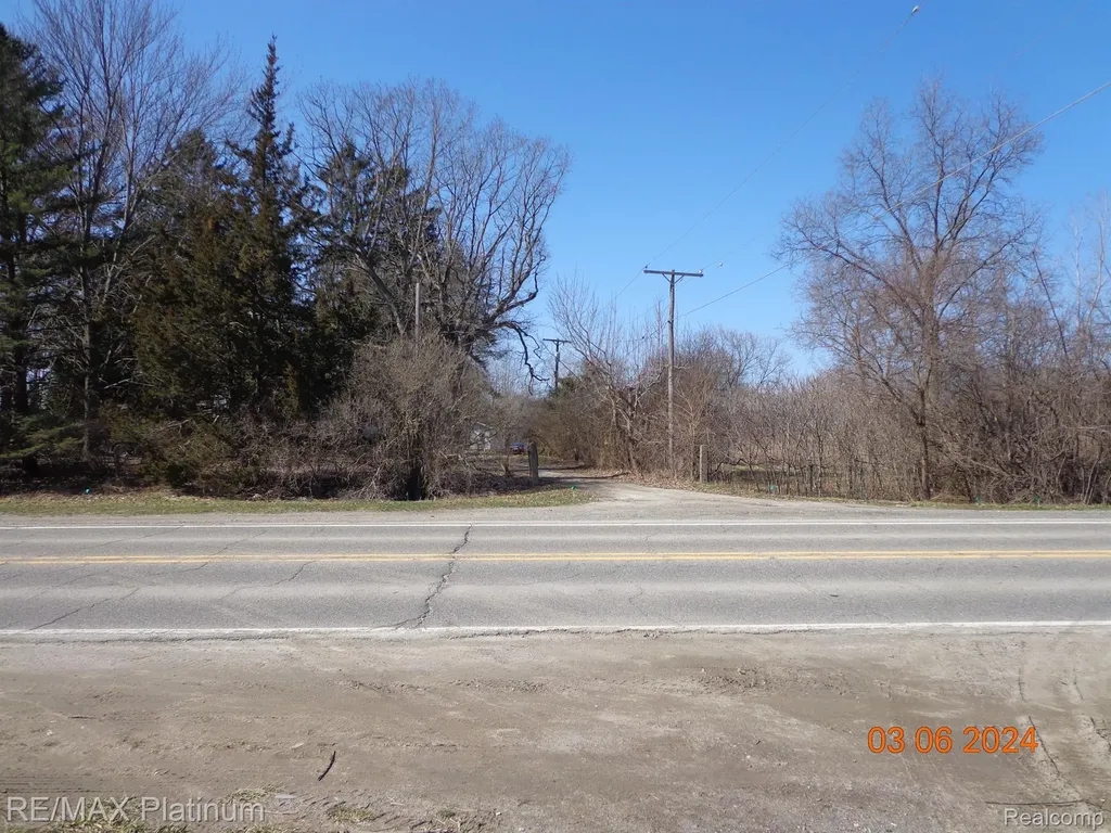 1285 N Old Us 23 Hartland Township MI 48843