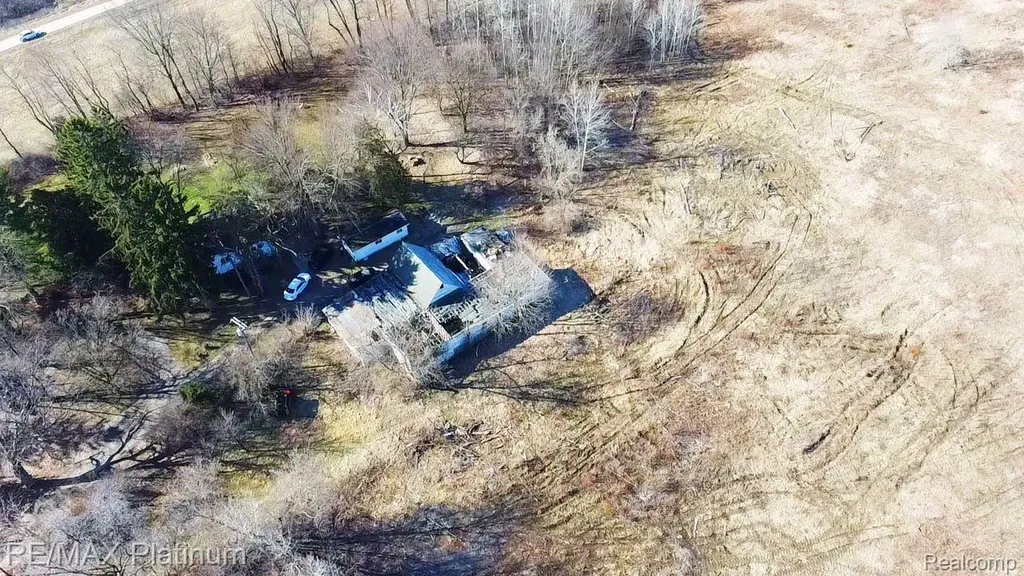 1285 N Old Us 23 Hartland Township MI 48843