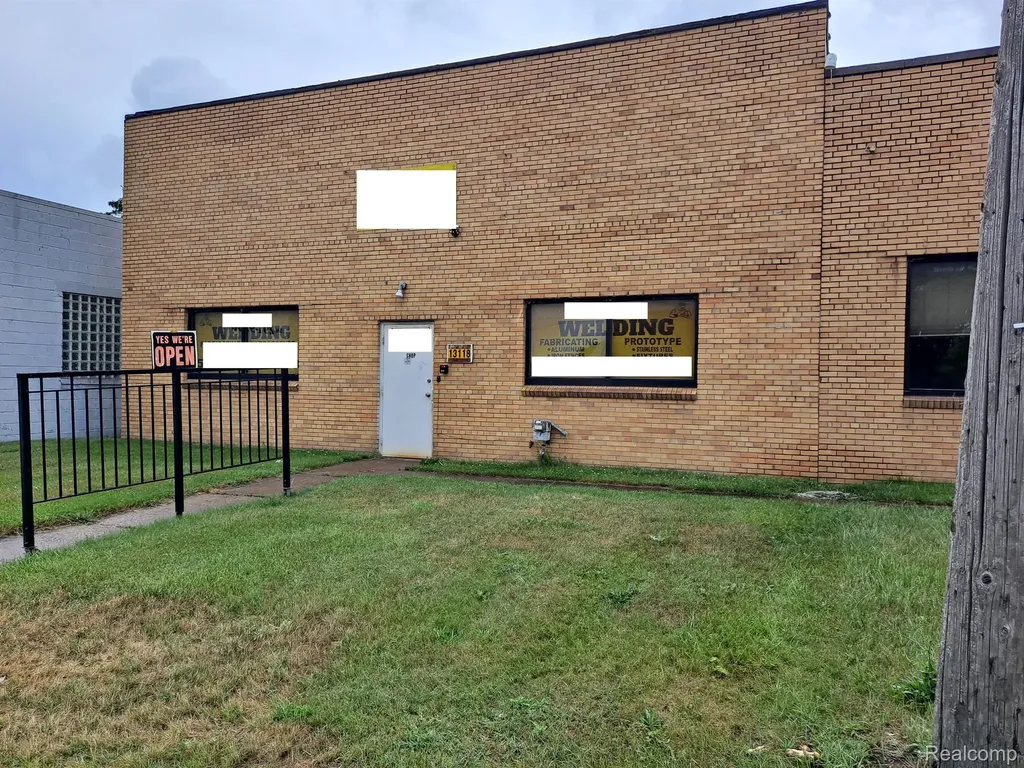 13118 E 9 Mile Road Warren City MI 48089