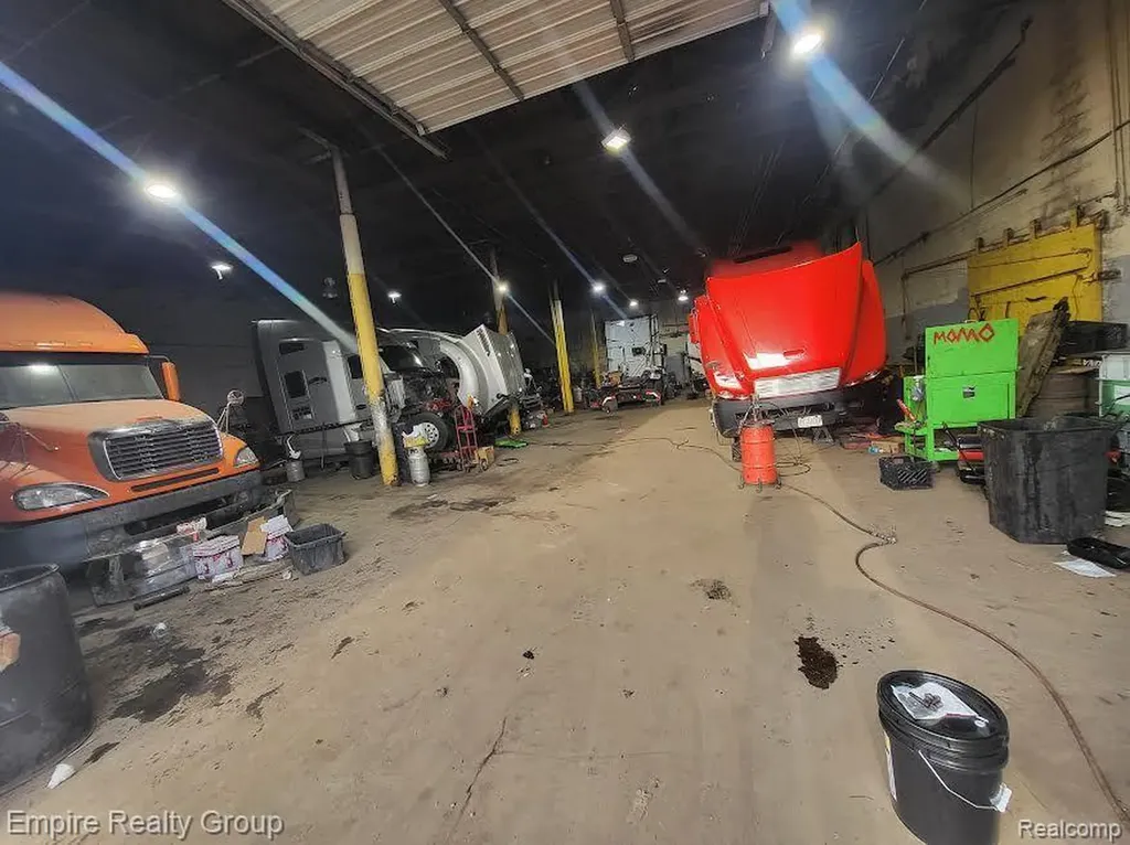 15800 Tireman Street Detroit City MI 48228