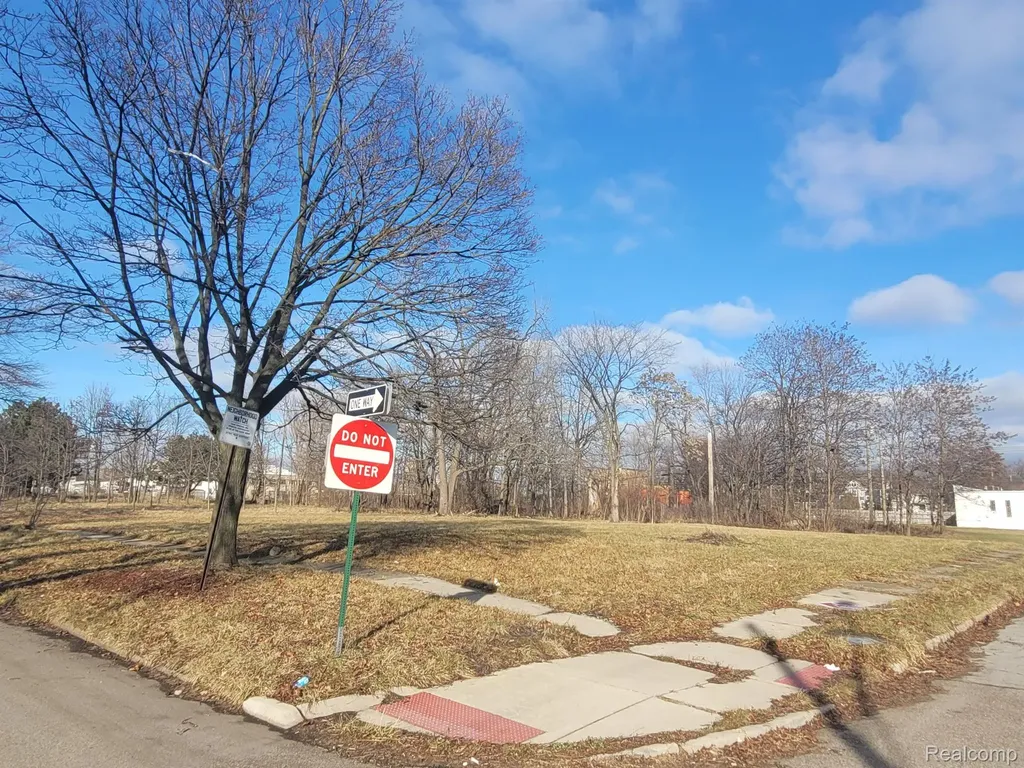 1944 Putnam Street Detroit City MI 48208