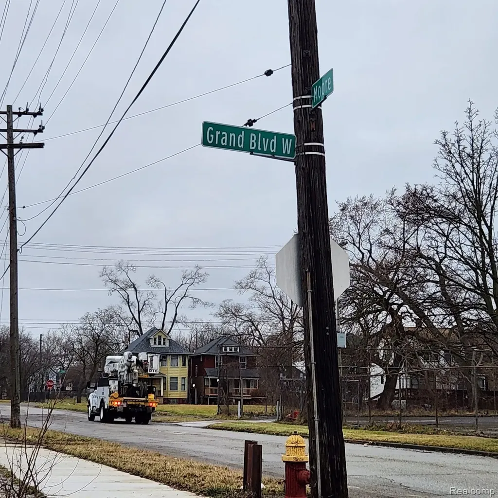 1809 W Grand Boulevard Detroit City MI 48208