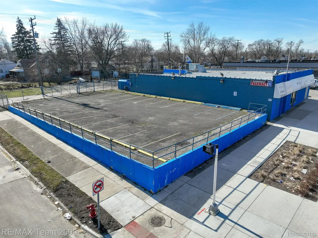 16921 W Warren Avenue Detroit City MI 48228