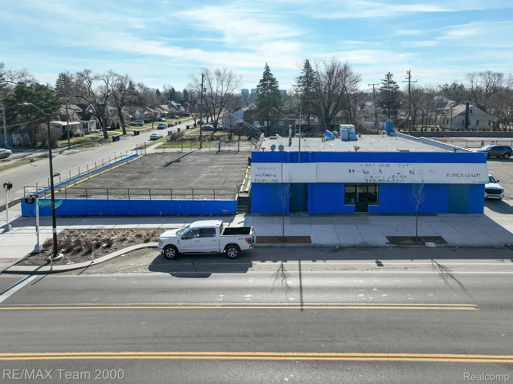 16921 W Warren Avenue Detroit City MI 48228