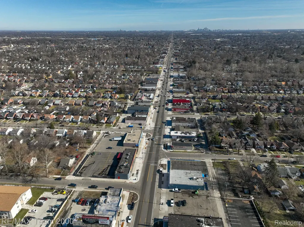 16921 W Warren Avenue Detroit City MI 48228