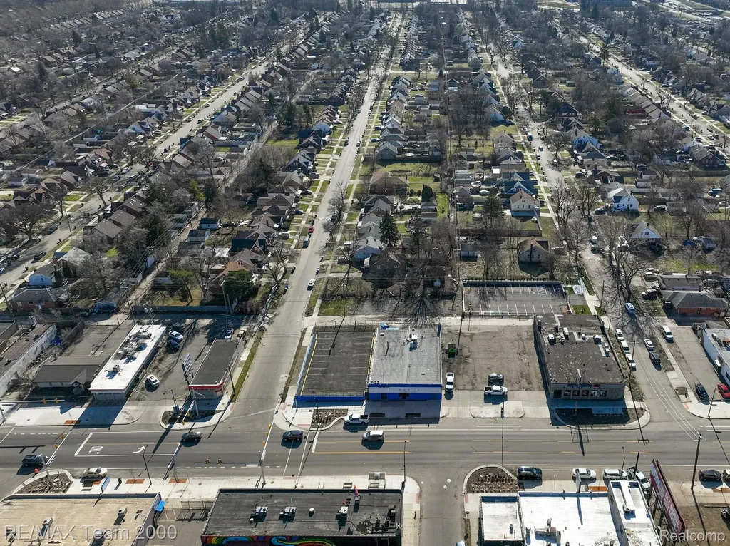 16921 W Warren Avenue Detroit City MI 48228