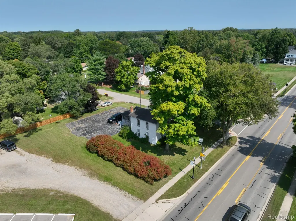 545 E Main Street Pinckney Village MI 48169