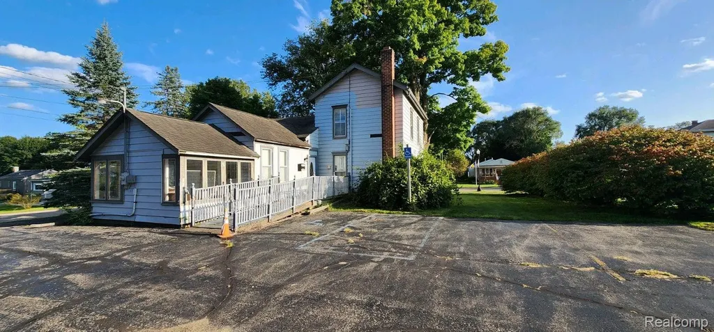 545 E Main Street Pinckney Village MI 48169