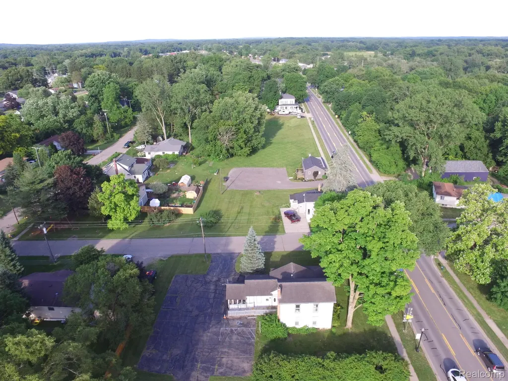 545 E Main Street Pinckney Village MI 48169