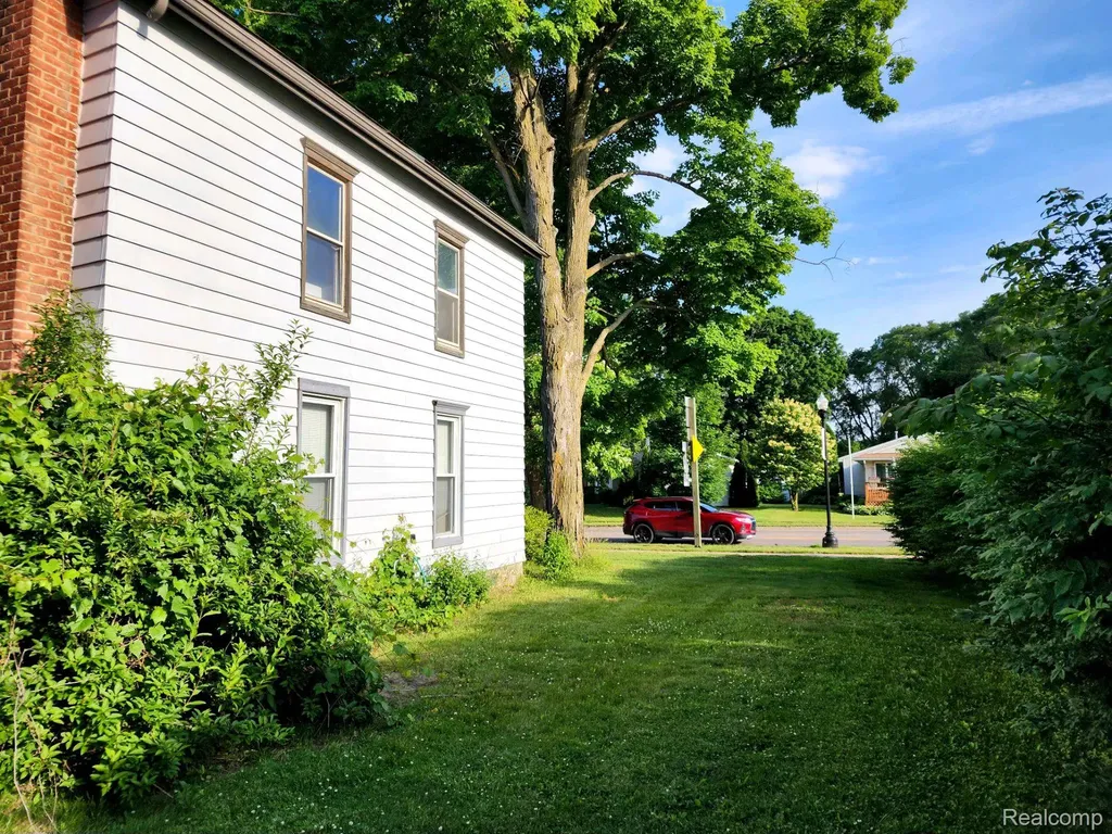 545 E Main Street Pinckney Village MI 48169