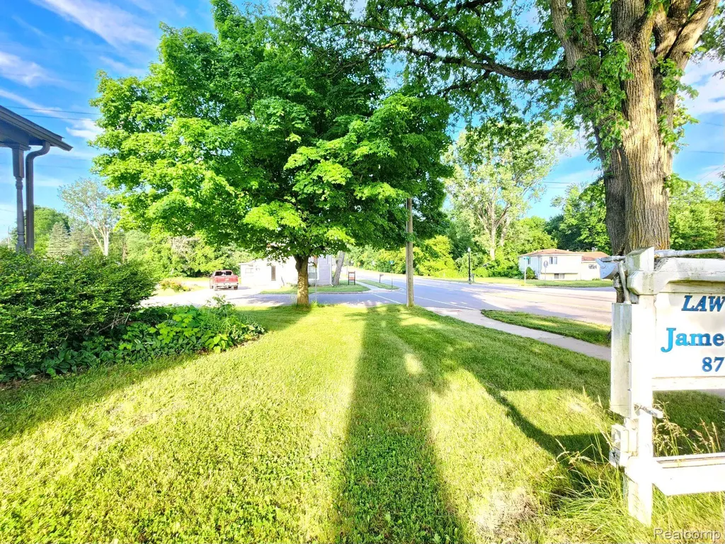 545 E Main Street Pinckney Village MI 48169