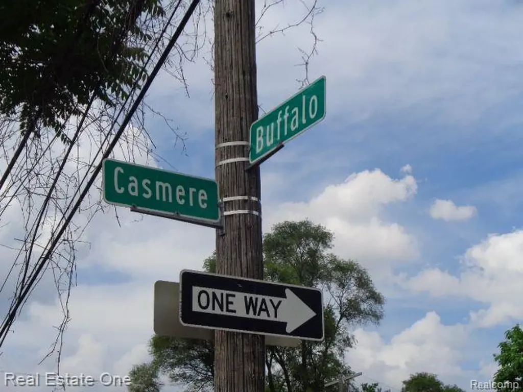 5201 Casmere Street Hamtramck City MI 48212