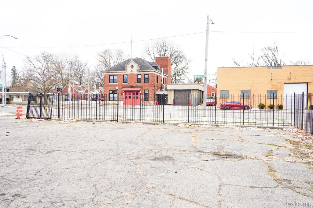 10820 Whittier Street Detroit City MI 48224
