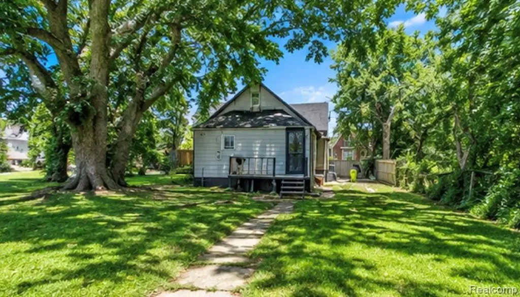 2619 Wabash Street Detroit City MI 48216