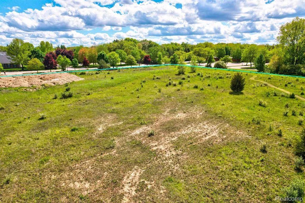 12750 Fountain Square Springfield Charter Township MI 48350